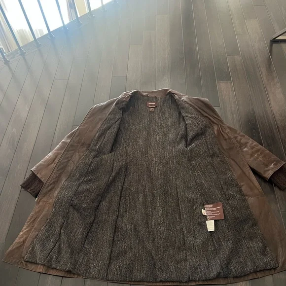 Danier Brown Leather Trench Coat with Knit Cuffs - Picture 4 of 7